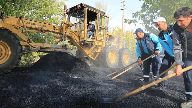 Baran Yolunda Sıcak Asfalt Çalışması Yapıldı
