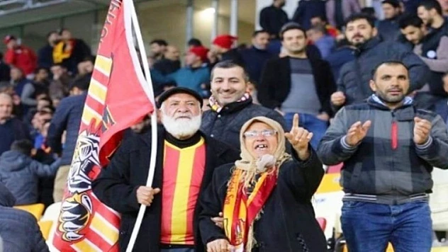 Tribünlerin En Yaşlı Çifti