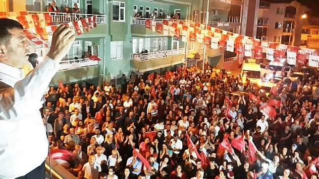 Ağbaba, Mecliste Sesiniz, Mücadelede Yoldaşınız Oldum