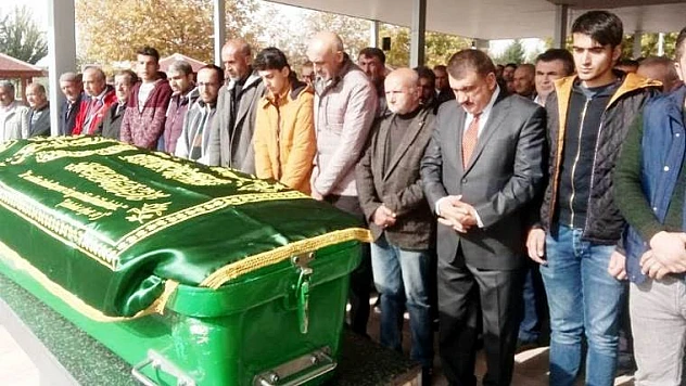 Merhum Ömer Özbey Toprağa Verildi