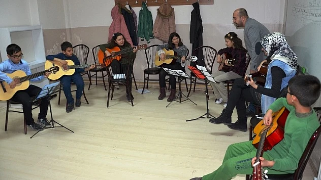 Semt Konaklarında Enstrüman Kursları