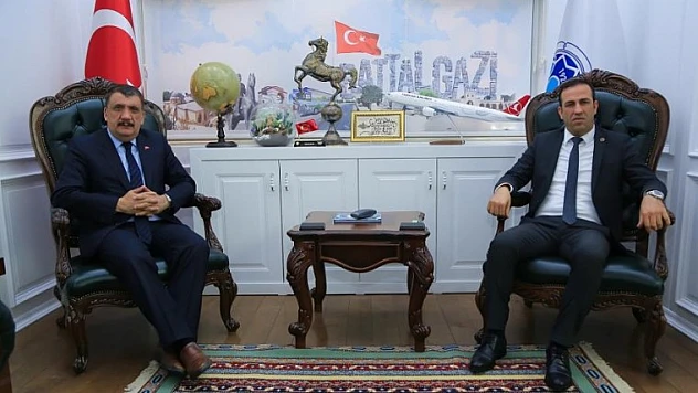 Evkur Yeni Malatyaspor Kulüp Başkanı Gevrek, Başkan Gürkan'ı Ziyaret Etti