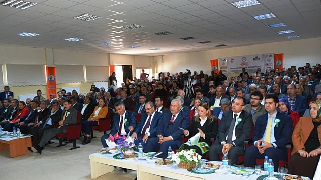 Vali Toprak, 'Yazıhan Ovasında Tarımsal Planlama' Paneline Katıldı