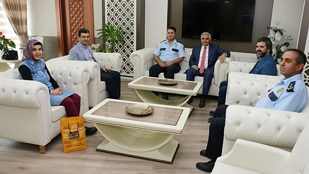 Emniyet Müdürü Urhal'dan Polis Memuruna Ödül