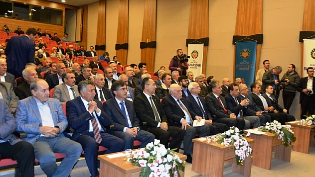 Vali Toprak, Turgut Özal'ı Anlamak Konulu Panele Katıldı