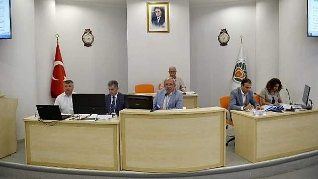 Büyükşehir Belediye Meclisi 15 Temmuz'u Lanetledi