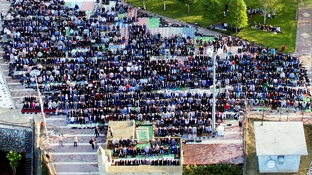 Gedik Namazgâh Alanı Bayram Namazında Doldu Taştı