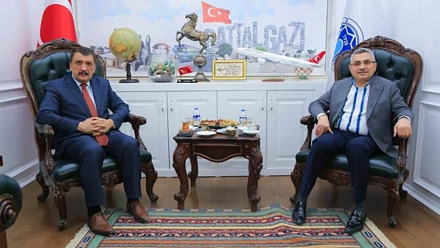 AK Parti Genel Başkan Danışmanı Akif Gülle, Başkan Gürkan'ı Ziyaret Etti
