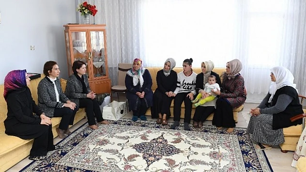 'Tut Elimden' Projesiyle Engelli Vatandaşlara Evde Eğitim Hizmeti Sunuyor