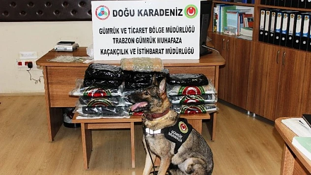 Valizden Paket Paket Esrar Çıktı