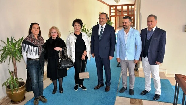 Sanatçılar Vali Kaban 'ı Ziyaret Etti