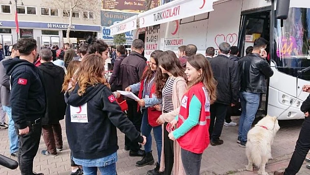 AHBAP'dan Türk Kızılayı'na Kan ve Kök Hücre Bağışına Destek