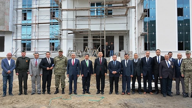 Vali Toprak,  Darende Hükümet Konağını İnceledi