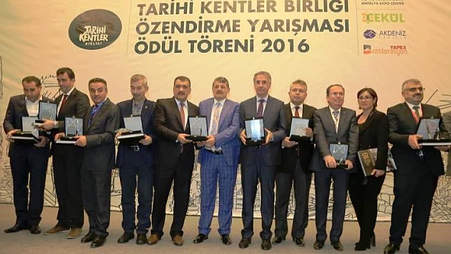 Battalgazi Belediye Başkanı Gürkan'a Ödül