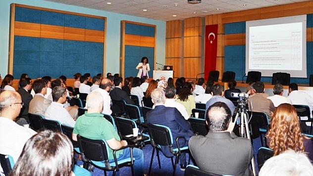 Turgut Özal Tıp Merkezinde Tıp Eğitimi Semineri