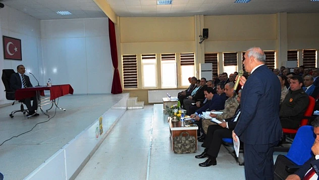 Vali Kaban, Darende Muhtarlarıyla, Kurum Yetkililerini Bir Araya Getirdi