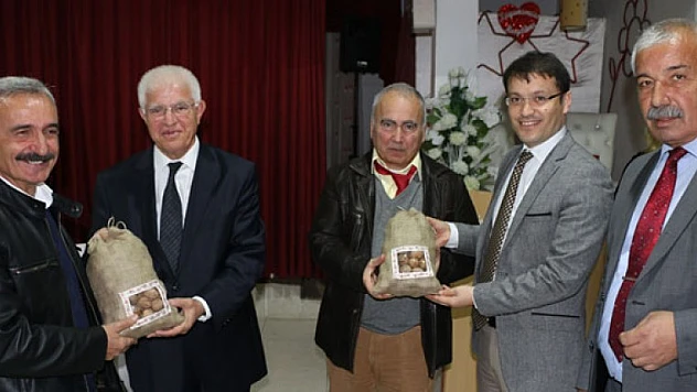 Hekimhan Belediyesinden Cumhuriyete Konferans