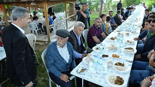 'Meydan İftarlarına Gösterilen Yoğun İlgi Beraberliğimizin Nişanesidir'