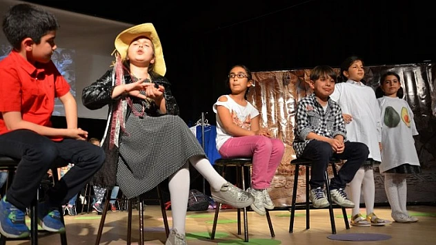 Skeç Treni Yola Çıktı