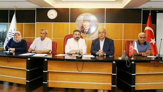 TBMM Başkan Vekili Aydın'dan, Belediye Meclisine ve İtfaiyeye Ziyaret