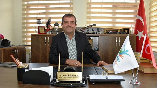 Yeşilyurt Kent Konseyi Ahmet Berber'e Emanet