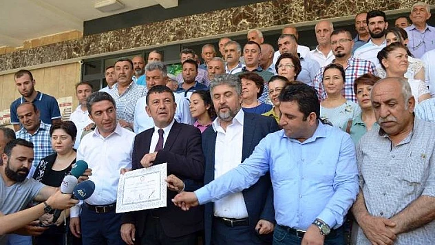 Ağbaba Mazbatasını Aldı