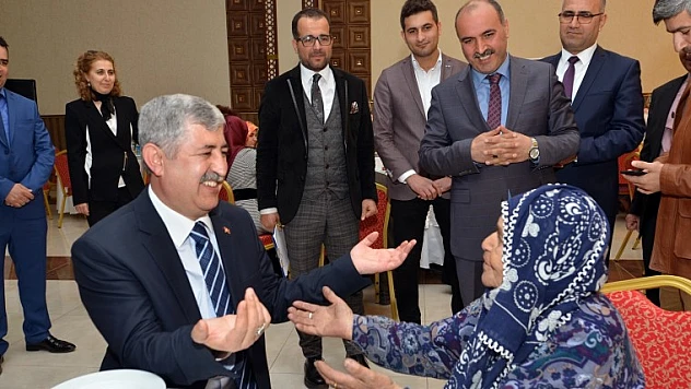 'Sizler Başımızın Tâcısınız, Dualarınızı Eksik Etmeyin'