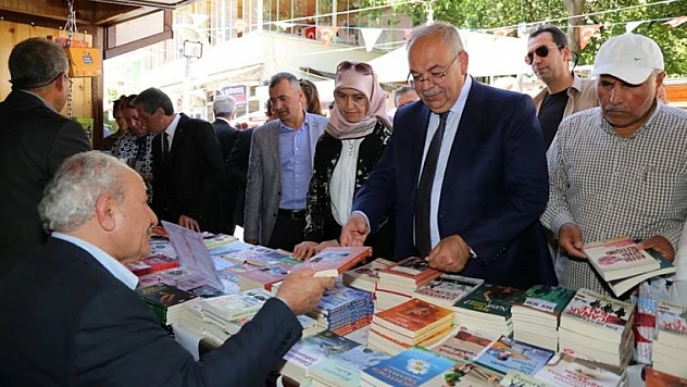 Kitap Fuarı'nda Duygu Dolu Konser