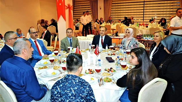 Vali Kaban, Koruyucu Aileler İle İftar Yemeğinde Buluştu