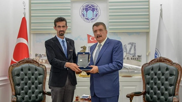 Başkan Gürkan, İki Ödüle Daha Layık Görüldü