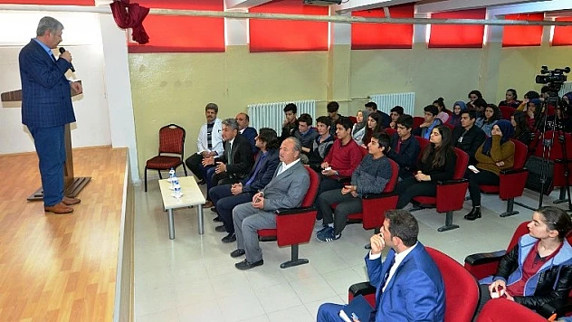 Başkan Polat, Yusuf Kenan Anadolu Lisesi Öğrencileriyle Buluştu