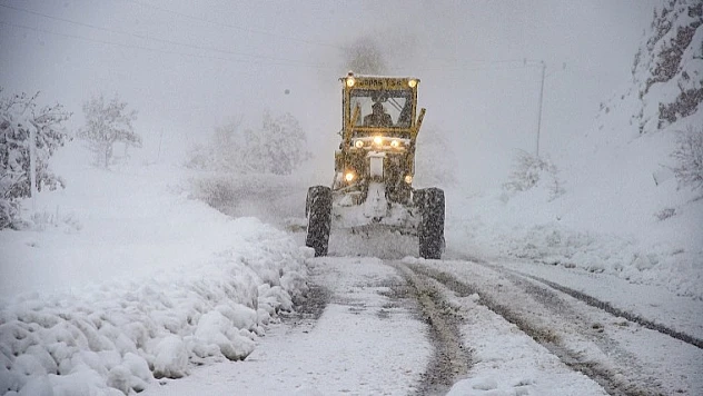 Büyükşehir Belediyesi, Kesintisiz Karla Mücadele Mesaisi Yaptı