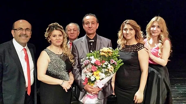 Banazı Türk Müziği Korosu Anneleri Unutmadı