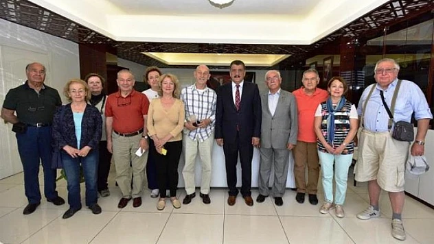 Robert Koleji 1967 Mezunları, Başkan Gürkan'ı Ziyaret Etti