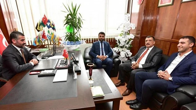 Başkan Gürkan, MHP İl Başkanı Avşar'a Hayırlı Olsun Ziyaretinde Bulundu