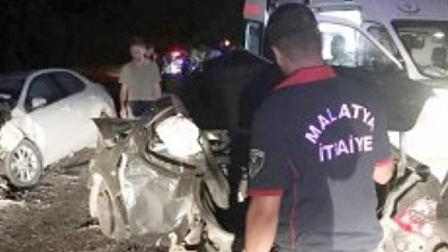 Arapgir'de Trafik Kazası, 2 Ölü 4 Yaralı