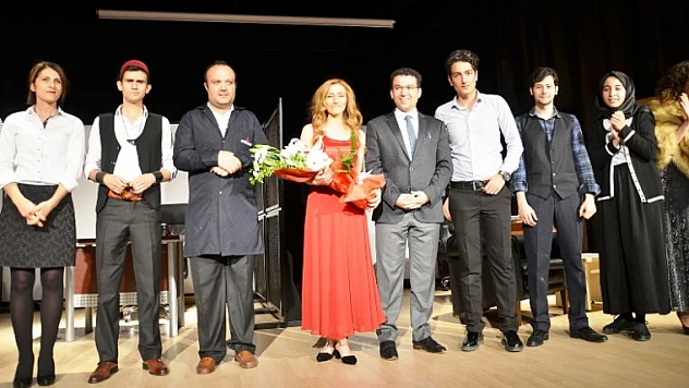 Büyükşehir Tiyatrosu'ndan 3 Kısa Oyun