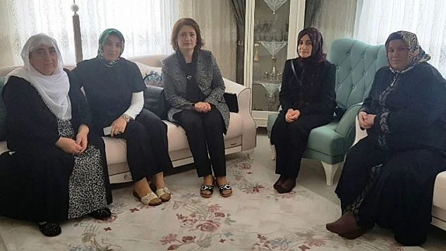 Bayan Kaban, Hac'dan Dönen Şehit Ailelerini Ziyaret Etti