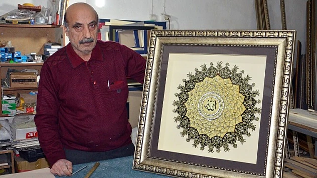 38 Yıldır Resimlere Çerçeve Yaparak Geçimini Sağlıyor