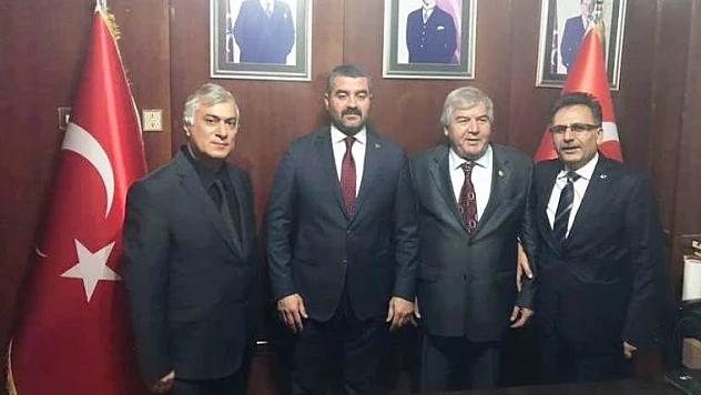 Yazar-Şair Rüstemhanlı, Başkan Avşar'ı Ziyaret Etti