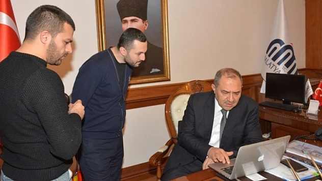 Vali Kaban 'Yılın Fotoğrafları' Oylamasına Katıldı