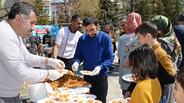 Anne-Baba Ve Çocuklar Camiye Koştu