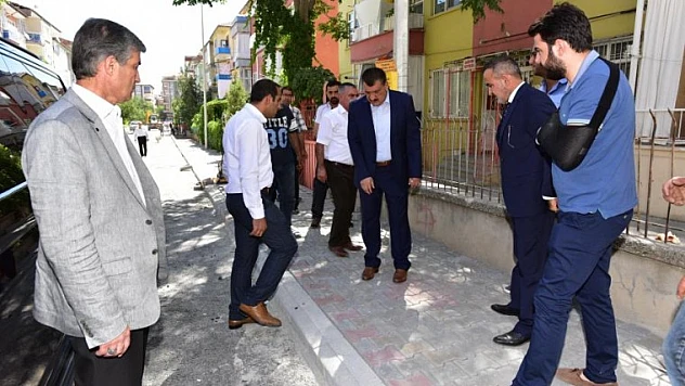 Başkan Gürkan, Kaldırım Çalışmalarını Yerinde İnceledi