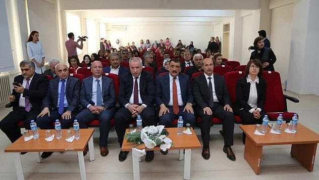 Gürkan, 4 Büyük Ozan İçin Söylüyoruz' Adlı Programa Katıldı