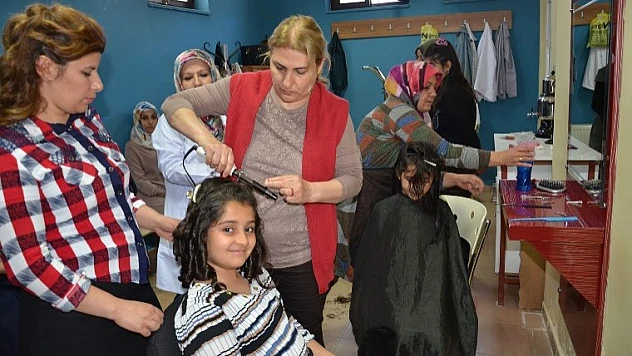 Büyükşehir Semt Konağında Bayan Kuaförlük Kursu