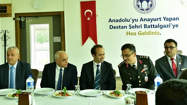 Kültür Gezisine Katılan Şehit Aileleri Ve Gaziler, Battalgazi'de Ağırlandı 