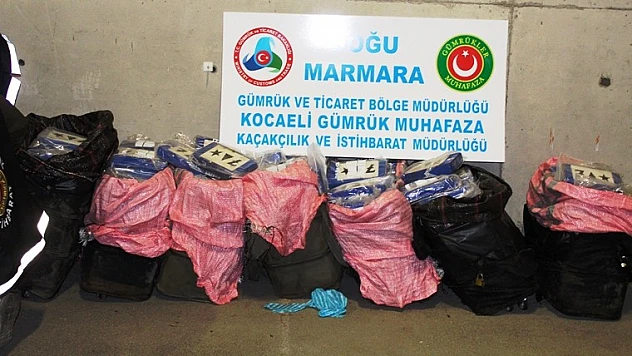 İzmit Limanı'nda Yaklasık 300 Kg'lık Dev Kokain Operasyonu