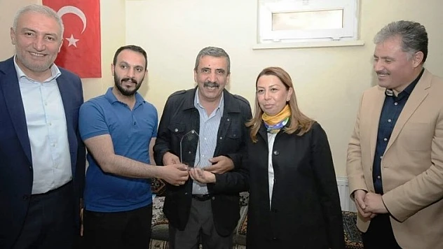 Çalık, Demokrasimiz Taçlanacak