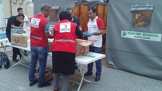 Şehit Evinde İlk İftar Kızılay'dan