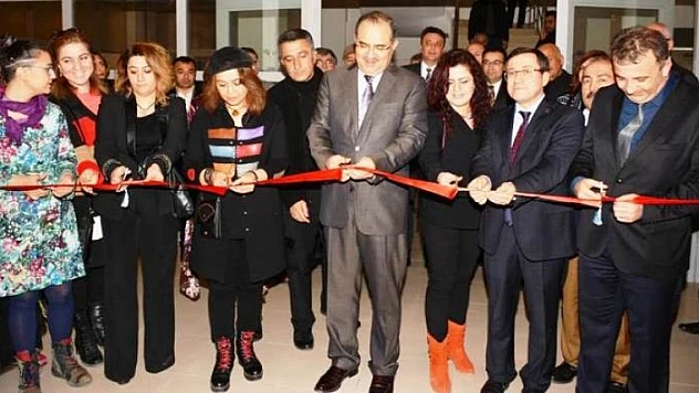 Vali Kaban İl Kültür Ve Turizm Müdürlüğü'nde Sergi Açılışına Katıldı